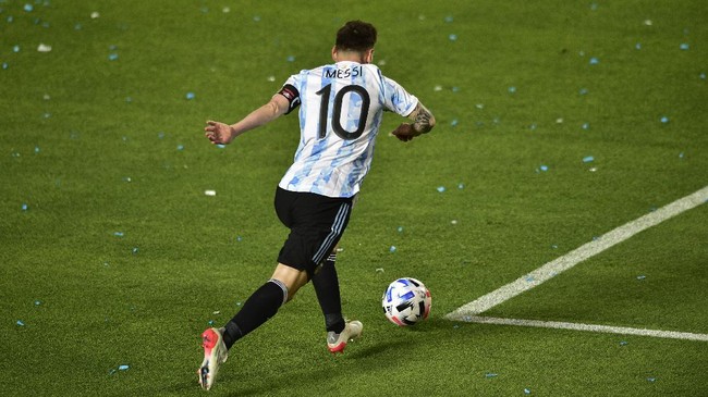Barcelona memberikan ucapan selamat pada Lionel Messi meskipun bintang Argentina tersebut tak lagi berseragam Barcelona.