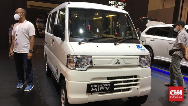 Minicab MiEV, mobil listrik kecil untuk kebutuhan logistik perkotaan, sempat dijajal Presiden Joko Widodo di GIIAS 2021.