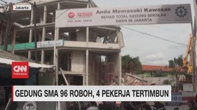 VIDEO: Gedung SMA 96 Roboh, 4 Pekerja Tertimbun