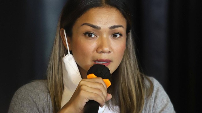 Nirina Zubir jumpa pers soal mafia tanah.
