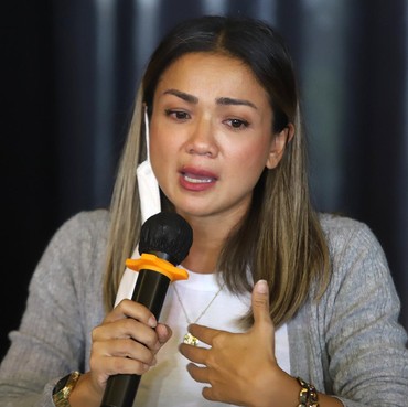 Polisikan ART, Nirina Zubir Bawa Catatan Mendiang Ibunda sebagai Bukti