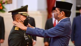 Pakar Duga Jokowi Belum Tentukan Pangkostrad karena Alasan Politis