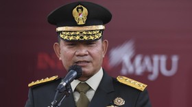 img-title KSAD Dudung Buka Suara soal Poster Haikal Hassan di Yonif Raider Jatim