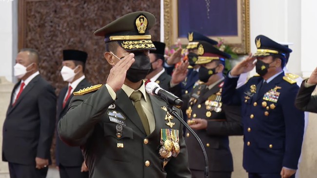 Panglima TNI Jenderal Andika Perkasa menolak ambil pusing dengan masa jabatannya sebagai panglima TNI yang diperkirakan hanya 13 bulan.