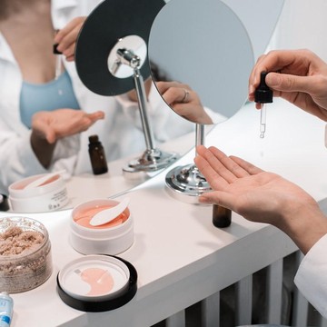 img-title Perbedaan Bakuchiol dan Retinol, Ada yang Tidak Boleh Digunakan Ibu Hamil!