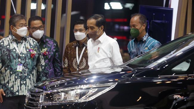 Kebangkitan Mobil Listrik dan Janji Jokowi Perangi Perusakan Hutan Janji Indonesia memerangi deforestasi dinilai analis dapat mengganggu penambangan nikel yang dibutuhkan untuk produksi baterai kendaraan listrik.