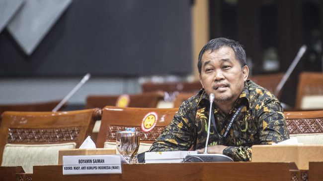 KPK bakal memanggil Koordinator Masyarakat Anti-Korupsi Indonesia (MAKI) Boyamin Saiman terkait kasus dugaan TPPU Bupati Banjarnegara pada Selasa (17/5).