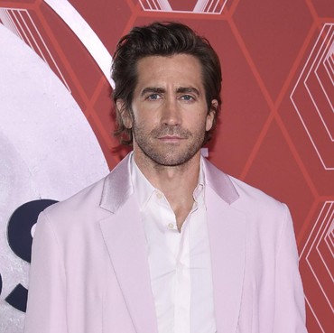 Jake Gyllenhaal Akui Tersiksa Lakoni Adegan Seks dengan Jennifer Aniston