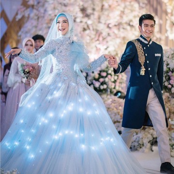 img-title 5 Pasangan Artis Indonesia Ini Gelar Pernikahan Mewah di Tahun 2021, Cek Daftarnya di Sini...