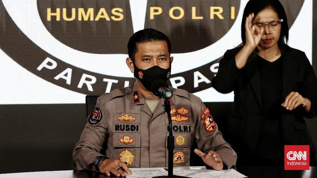 Irjen Rusdi Hartono ditunjuk Kapolda Sumatera Barat menggantikan Irjen Teddy Minahasa yang kini menjabat Kapolda Jawa Timur.