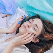 Stop Buang-buang Duit! Serum Wajah Nggak Akan Berguna Kalau Kamu Masih Lakukan 4 Hal Ini