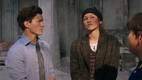 Andrew Ungkap Zendaya Pencetus Adegan Lempar Roti di No Way Home