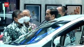 VIDEO: Jokowi Kunjungi GIIAS Jajal Mobil Listrik
