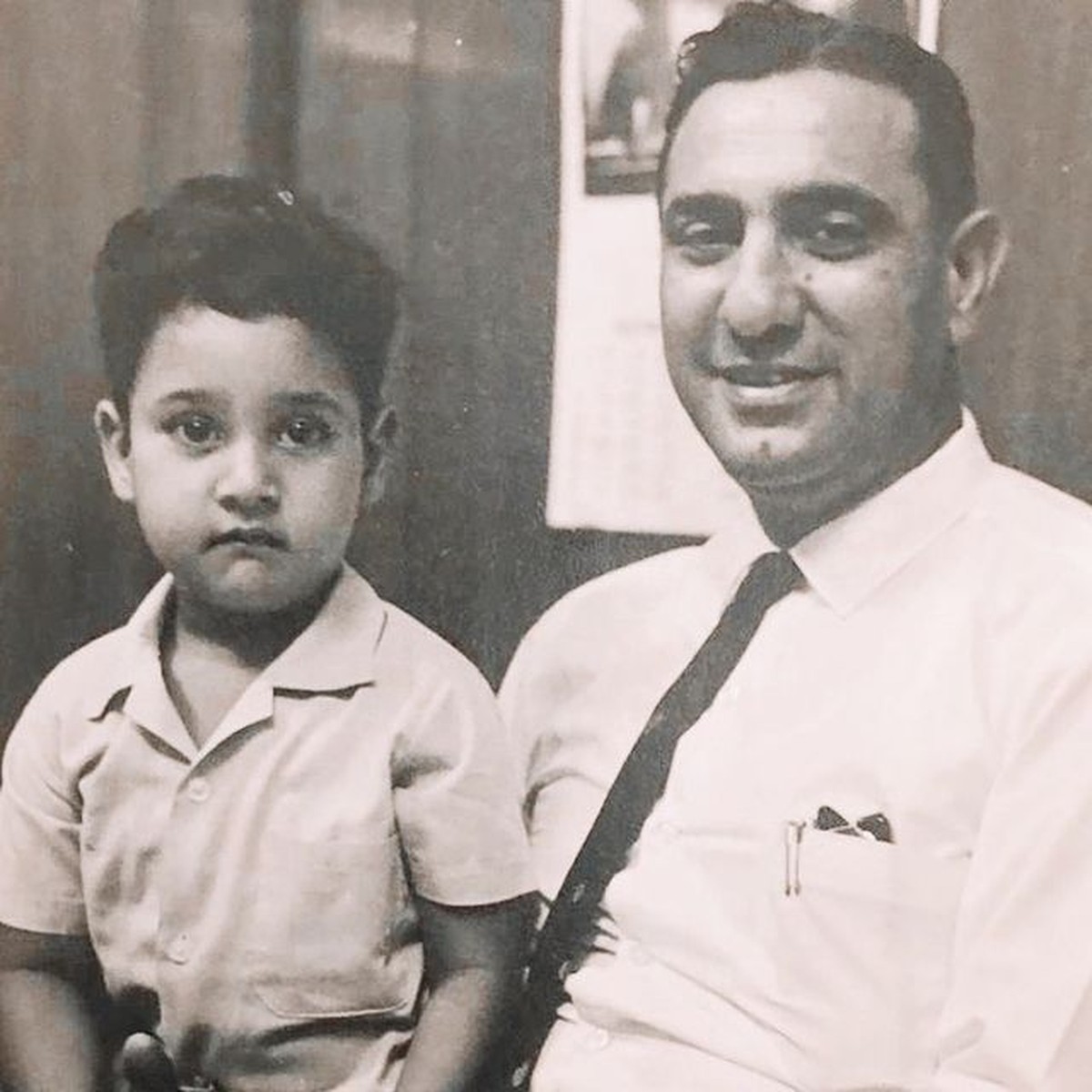 Irwan Mussry baru saja berulang tahun yang ke 59 pada Senin &lpar;15&sol;11&rpar;&period; Yuk intip foto mudanya yang tampan bikin pangling&excl;