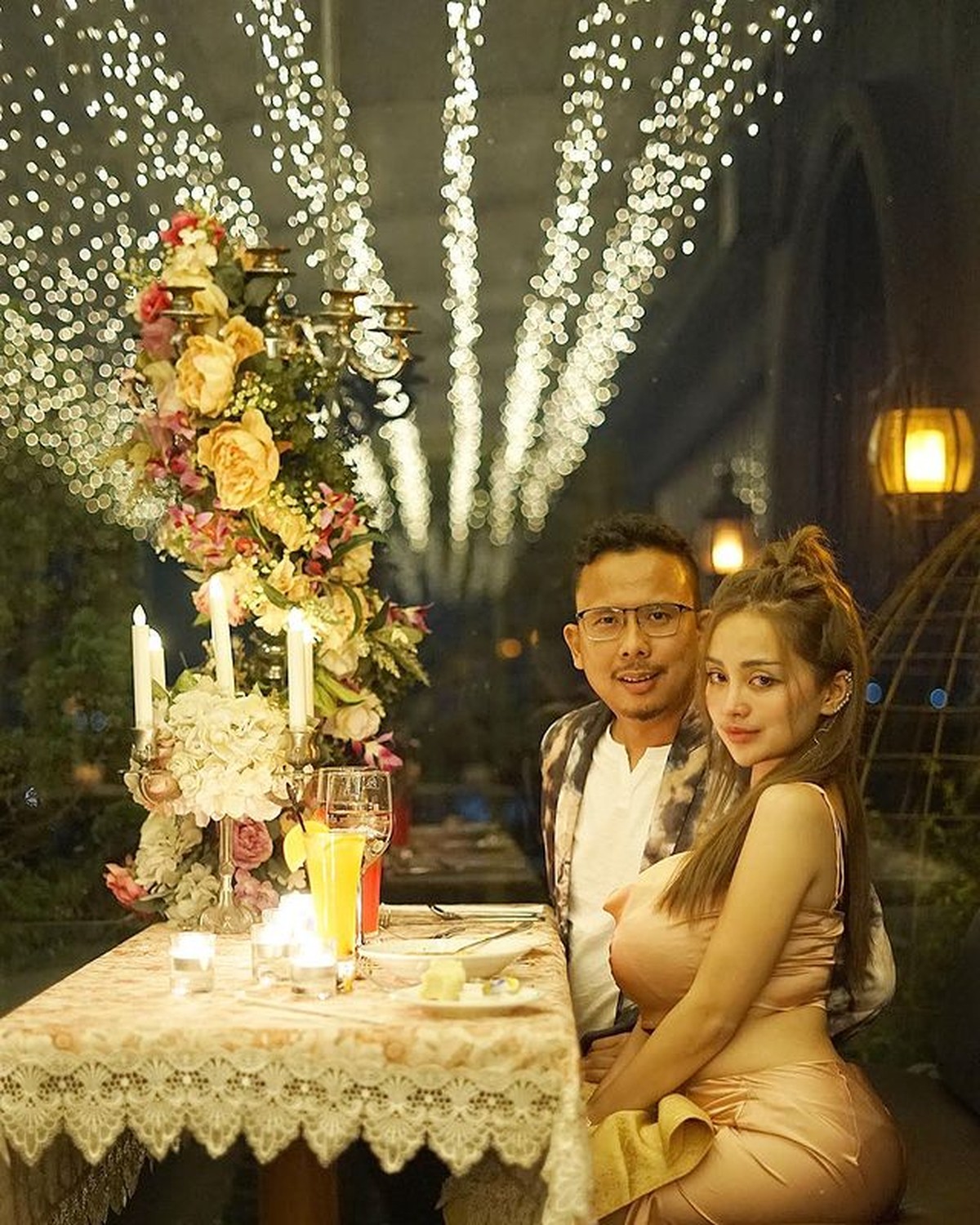 Momen Cupi Cupita & Calon Suami Makan Malam Romantis