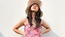 7 Potret Fashion Style Tynna Kanna Ibu Dua Anak yang Modis Meski telah memiliki dua orang putri cantik yang beranjak remaja, style Tyna Kanna tetap modis dan kekinian. Yuk intip!