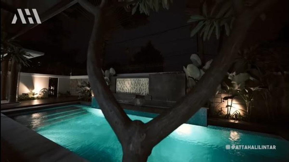 Sejak menikah Lesti Kejora dan Rizky Billar pindah ke rumah mewah baru mereka&period; Yuk kita intip penampakannya&excl;