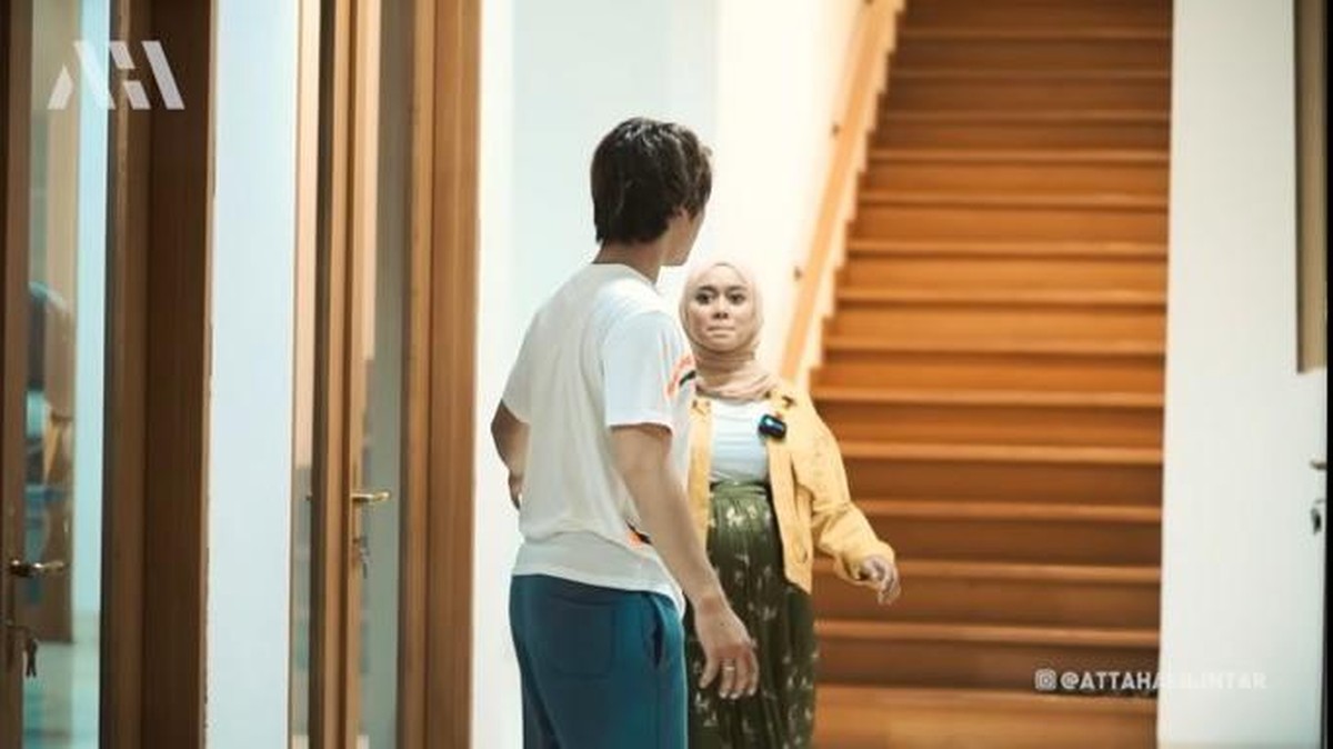 Sejak menikah Lesti Kejora dan Rizky Billar pindah ke rumah mewah baru mereka&period; Yuk kita intip penampakannya&excl;