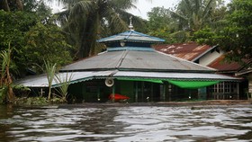 Banjir Terjang 2 Kecamatan di Sintang, Sejumlah Rumah Terendam