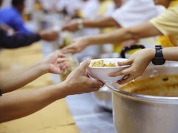 Masya Allah! Ternyata Ini 6 Keutamaan Berbagi Makanan di Hari Jumat