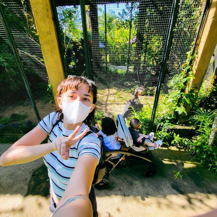<p>Hal ini terkadang membuat Fandy merasa iri. Hal tersebut ia ungkap melalui kolom komentar di potret yang Dahlia Poland unggah berikut. "Curangggggg yaaa," ungkapnya melalui akun @fandych. (Foto: Instagram @dahliachr)</p>