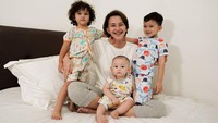 <p>Semenjak menikah dengan Fandy Christian, kini Dahlia Poland memilih untuk fokus mengurus keluarga. Lama tak terlihat, ia sudah menjadi Bunda dari tiga orang anak. (Foto: Instagram @dahliachr)</p>