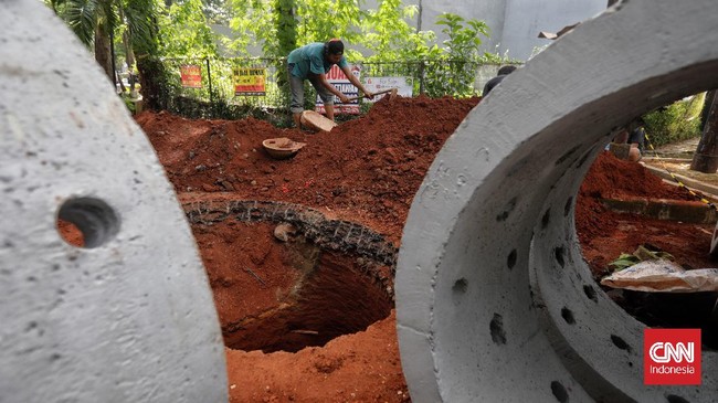 Ketua DPRD DKI Jakarta Prasetyo Edi Marsudi mengatakan sumur resapan yang dibuat di sejumlah daerah Jakarta tak efektif mencegah banjir di Ibu Kota.