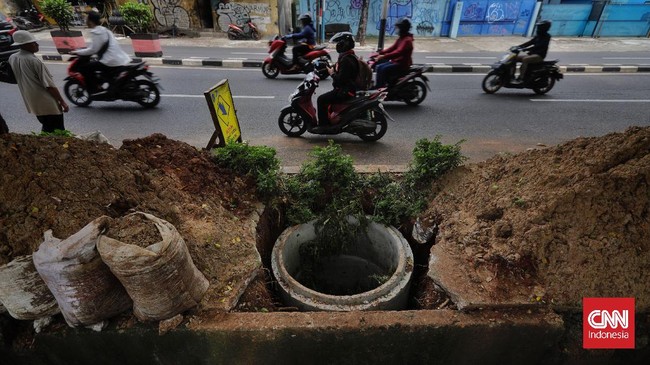 Ketua DPRD DKI Jakarta Prasetio Edi Marsudi memastikan tidak ada anggaran untuk program sumur resapan dalam APBD tahun 2022.