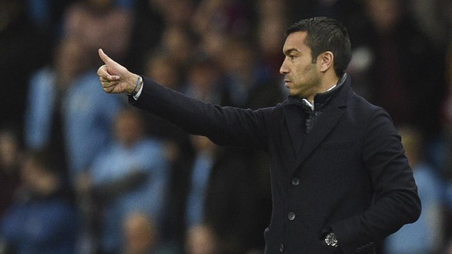 Giovanni van Bronckhorst disebut bakal jadi kandidat kuat untuk menggantikan Steven Gerrard di Glasgow Rangers.