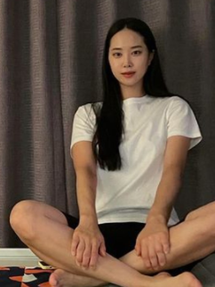 Untuk kamu yang belum tahu, Sae Eun merupakan adik kandung dari Naeun anggota girl group Apink. Keduanya memiliki selisih usia tiga tahun, di mana Naeun lebih tua tiga tahun darinya/ foto: instagram.com/saaeun