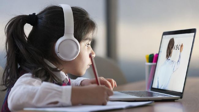 Tak dapat dipungkiri, pendidikan menjadi cerminan perilaku dalam kehidupan. Namun, motivasi guna mendapatkan pendidikan itu sendiri tak mudah diperoleh.