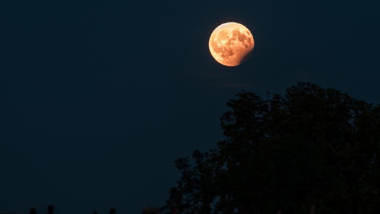 Partial lunar eclipse, August 07 2017, Regensburg, Germany