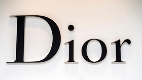 Dior Bakal Susul Louis Vuitton Gelar Show di Hong Kong