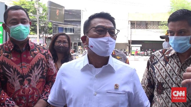 Pemerintah berencana untuk mengubah syarat penerima subsidi motor listrik. Saat ini, kajian terus dilakukan di kementerian terkait.