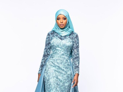 5 Fakta Menarik Khadija Omar, Kontestan Miss World Pertama yang Berhijab