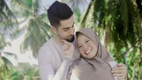 <p>Pasangan Indonesia-Palestina, Khadijah dan Alifozan tengah berbahagia. Mereka telah dikaruniai seorang anak pertama. (Foto: Instagram @khadijahazzahra_makeup)</p>
