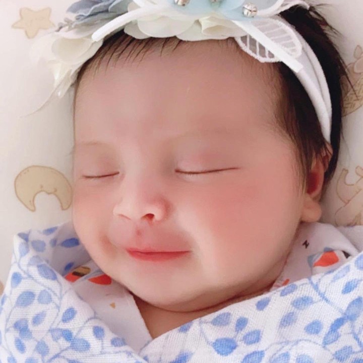 <p>Bayi mungil itu diberi nama Fatimah Azzahra Alhaura, Bunda. Cantik dan menggemaskan ya? (Foto: Instagram @fatimahazzahra_alhaura)</p>