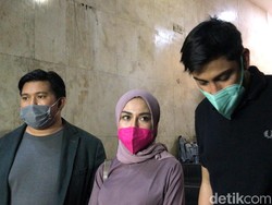Lukman Azhari Rangkul Medina Zein yang Sempat Umbar Bukti KDRT