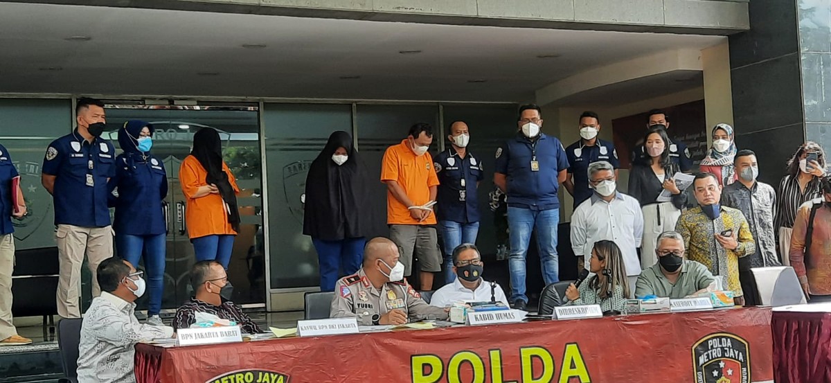 Nirina Zubir di jumpa pers kasus mafia tanah