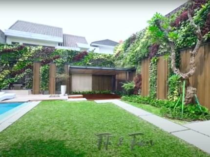 5 Potret Rumah Baru Titi Kamal & Christian Sugiono, Luas dengan Taman Vertikal