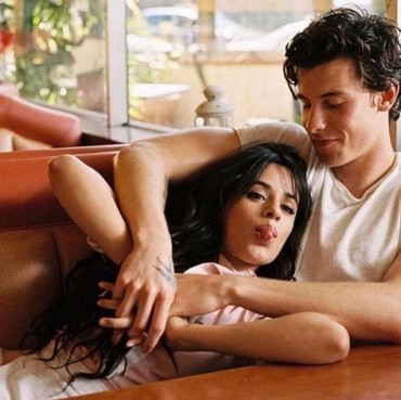 Balikan, Camila Cabello dan Shawn Mendes Mesra di Depan Umum