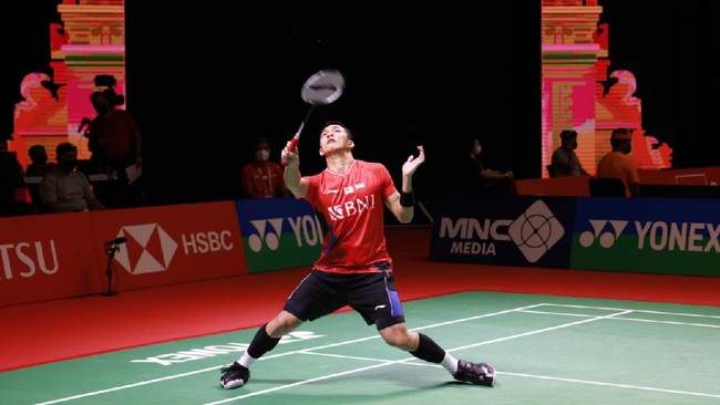 Tunggal putra Indonesia, Jonatan Christie berhasil melangkah ke babak kedua Swiss Open 2022 usai menang atas Thomas Rouxel (Prancis) dengan skor 21-10, 21-15.