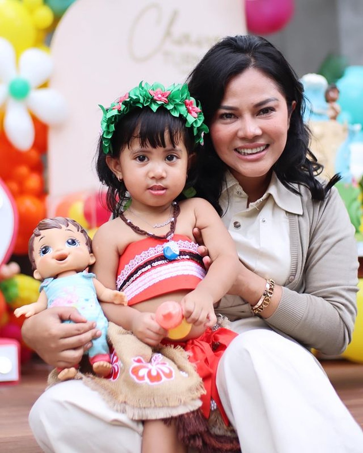 Okin dan Rachel Vennya menggelar pesta merayakan ulang tahun Chava putri bungsu mereka yang ke 2&period; Yuk intip&excl;