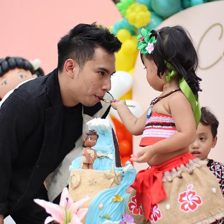 Tema Moana, 7 Momen Ultah ke-2 Chava Anak Rachel Vennya & Okin Okin dan Rachel Vennya menggelar pesta merayakan ulang tahun Chava putri bungsu mereka yang ke 2. Yuk intip!