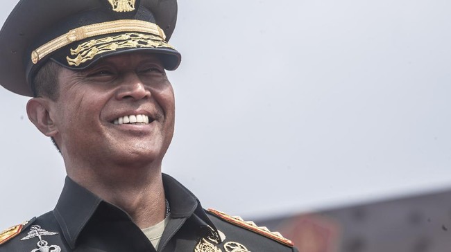 Panglima TNI Andika Perkasa mengklaim sama sekali tidak ada tarik-menarik terkait nama calon Pangkostrad.