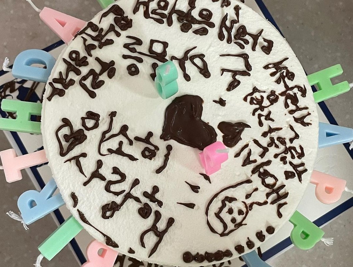 Han So Hee berulang tahun yang ke 28 &lpar;usia Korea&rpar; pada Kamis &lpar;18&sol;11&rpar;&period; Yuk kita intip momen ultahnya&excl;