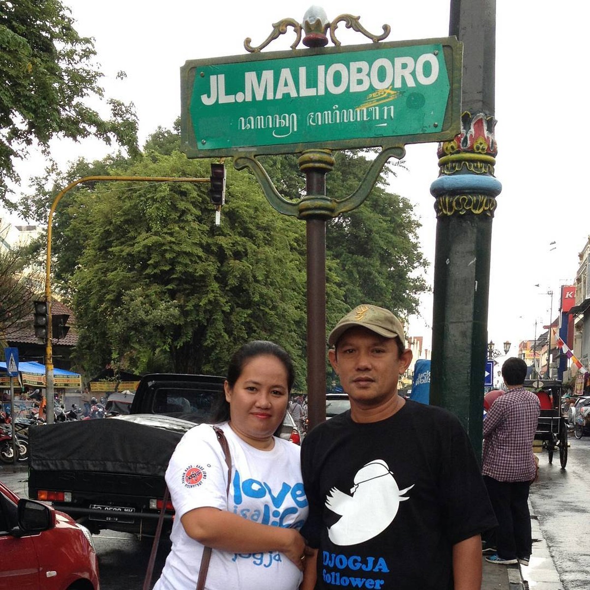 Riri Khasmita mantan ART keluarga Nirina Zubir yang sedang jadi sorotan usai jadi tersangka kasus penggelapan tanah&period; Yuk intip&excl;