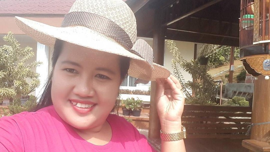 6 Potret ART Foya-foya Duit Tanah Ibunda Nirina Zubir Riri Khasmita mantan ART keluarga Nirina Zubir yang sedang jadi sorotan usai jadi tersangka kasus penggelapan tanah. Yuk intip!