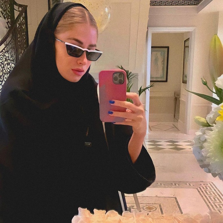 Baru-baru ini Paul Pogba mengunggah foto perayaan ulang tahun istrinya, namun penampilan sang istri disorot. Yuk intip!
