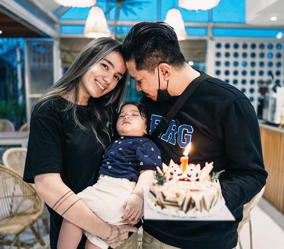 6 Potret Perayaan Ultah Putra Bungsu Sheila Marcia